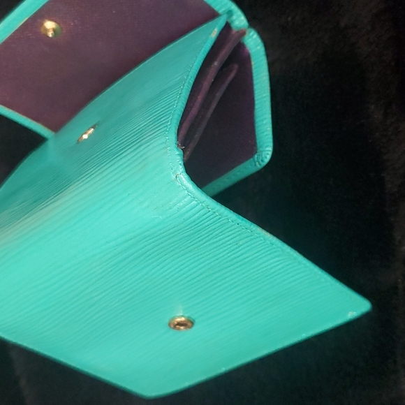 Louis Vuitton Epi Wallet - Picture 12 of 16